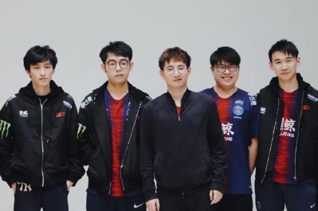 精彩场面充 精彩场面充