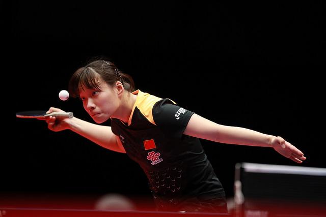 中强调身材 中强调身材